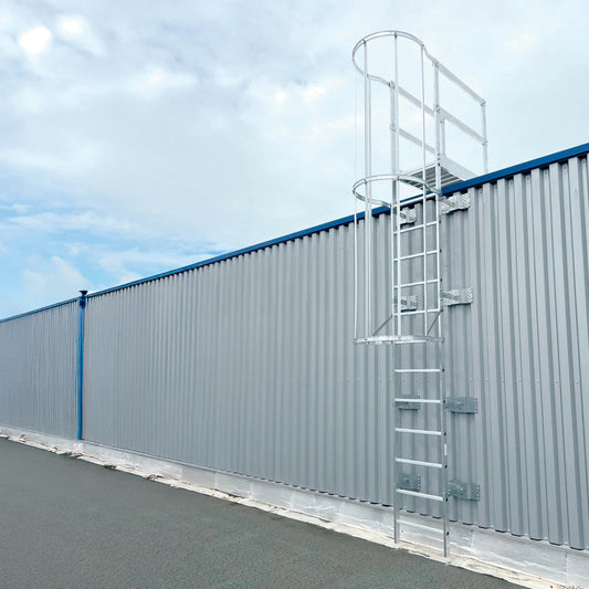 Rothoblaas STEP UP er et modulopbygget system af vægstiger, lejdere og adgangsstiger fremstillet i korrosionsbestandig aluminiumlegering.
