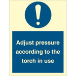 Sign IMO Adjust pressure according to the torch in use 106074 - Sikkerhedsgiganten