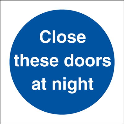 Sign IMO Close these doors at night 106117 - Sikkerhedsgiganten