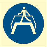 Sign IMO Use footbridge - Sikkerhedsgiganten